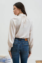 Load image into Gallery viewer, Twisted Sister Keyhole Top