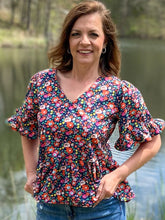 Load image into Gallery viewer, Fields of Flowers Peplum Top