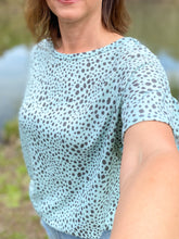 Load image into Gallery viewer, Open Back Twist Top