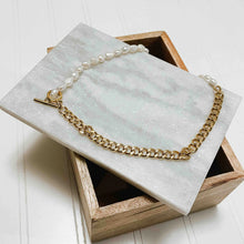 Load image into Gallery viewer, Pearled Chain Necklace (Waterproof)