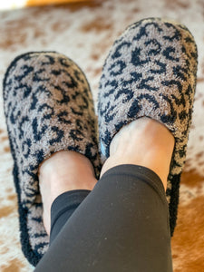 Comfy Luxe Leopard Slide On Slippers