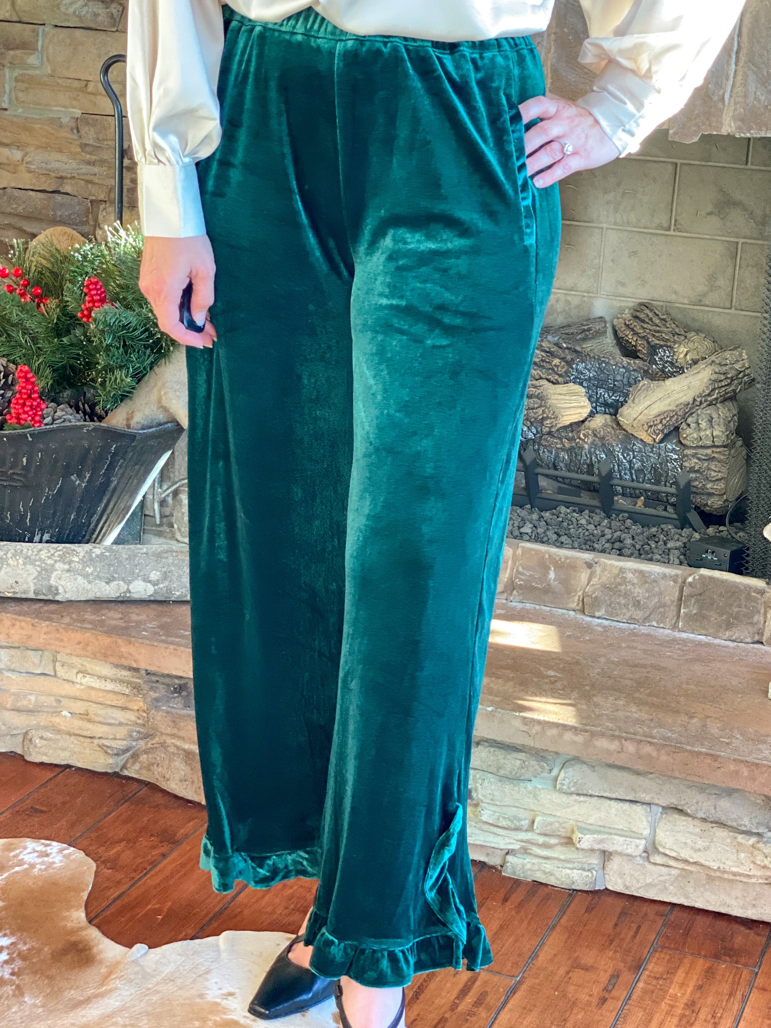 Emerald Ruffle Leg Velvet Pants – Wardrobe on Woods Boutique