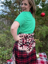Load image into Gallery viewer, Snowflake Bleached Flannel
