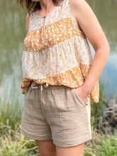 Load image into Gallery viewer, Two Tone Taupe Shorts
